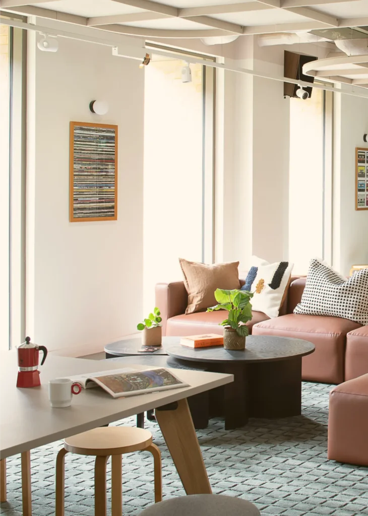 Comfortable common room to relax and socialise